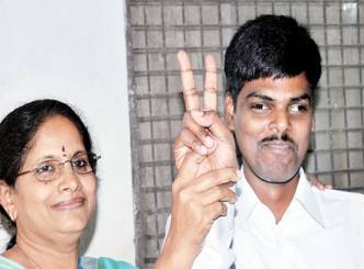 Hyderabad student, blind but intelligent becomes CA