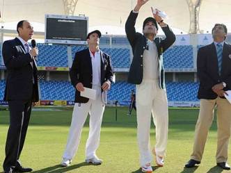 New Zealand wins toss, elects to bat