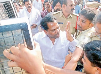 Parakala Prabhakar attacked by TRS men