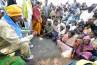Vastunna Meekosam, Kurnool district, babu spends 10 hours in public, Emiganooru