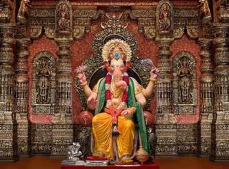 Lalbaugcha Raja proceedings live on mobiles