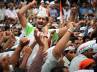 India Against Corruption, Anna Hazare, anna supporters protest at bjp office, Ambika soni