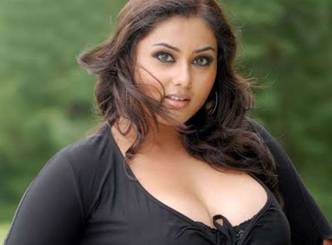  Namitha likely to join BJP league