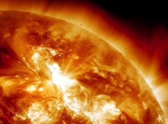 Solar flare to hit earth&rsquo;s atmosphere