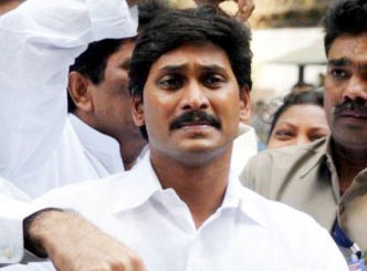 Students hold rally in Armur opposing Jagan fast