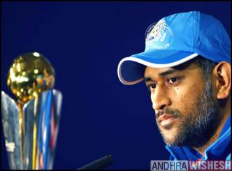 Dhoni bags the Tri-Nation trophy for India