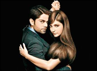 Anushka greets New Year with Virat