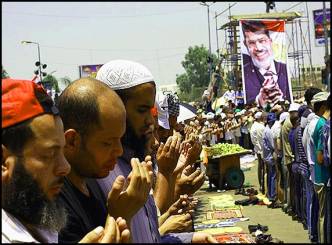 Egyptians prayers for Peace!