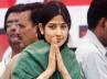 Kannuaj district magistrate, Akhilesh Yadav, dimple collects her victory certificate, Dimple yadav