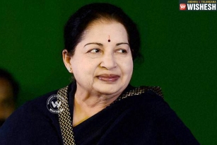 AIIMS Expert Team Examine Jayalalithaa