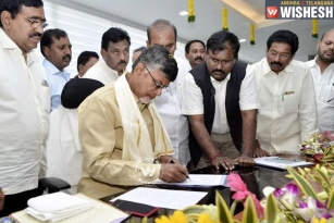 Withdraw Rs. 1000 &amp; Rs. 500 Notes - Chandrababu Naidu