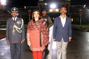 Abhinandan Varthaman Returns Back To India: Receives Warm Welcome