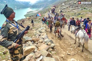 Amarnath Tourists Asked to Leave Kashmir Immediately