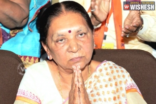 Anandiben Patel Resigns through FB