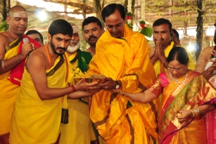 Ayutha Chandi Yagam attracts huge crowd on third day