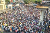 Maharashtra migrants, Maharashtra migrants, activist arrested for raising slogans of bandra chaos, Logan