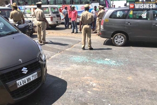 Bengaluru: 2 Unidentified Persons Fire at APMC President&rsquo;s Car, 1 Killed