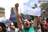 Clinton nomination, Bernie Sanders loyalists, sanders loyalists took to the street against clinton s nomination, E street