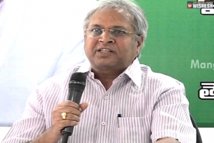 Bifurcation bill not passed, so no Telangana- Undavalli