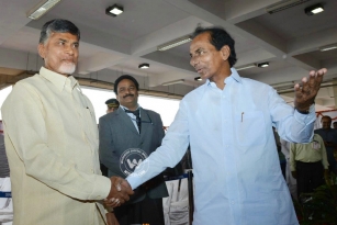 CMs of Telugu states to meet constantly