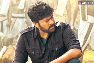 Chiranjeevi halts the shoot of Acharya