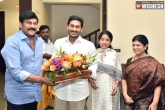 YS Jagan and Chiru, Chiranjeevi meets Jagan, megastar and ys jagan families bond over lunch, Chiru mp