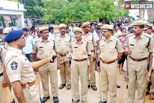 Clashes in Visakhapatnam, 40 injured