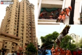 Noida, Noida, domestic help found dead between two towers in noida, Tv tower