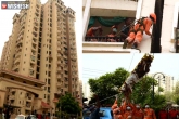 Amrapali Silicon City, Sonamuni killed, domestic help found dead between two towers in noida, Onam