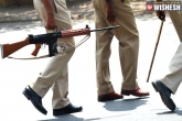 robbery, robbery, delhi police constable shot while trying to save couple, Constable