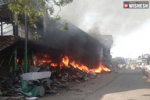 Huge Fire Breaks Out Near Bandra Railway Station In Mumbai