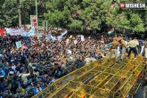 JNU Protest students, JNU Protest fee hike, jnu protest four metro stations gates shut, Delhi metro