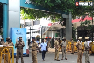 Jayalalithaa in Hospital; Tamil Nadu put on High Alert
