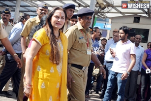 Actress Jayaprada visits Mahanandi Temple