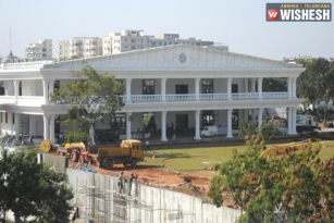 KCR Shifts into his New Bungalow at Begumpet