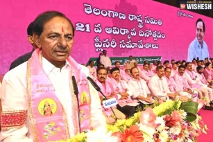 India needs an alternative front says KCR