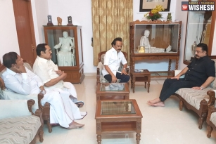 Karunanidhi Unwell: Tamil Nadu Politicians Rush To His Residence