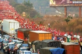 Kisan Long March, Kisan Long March live, kisan long march enters mumbai farmers to meet cm, Long march