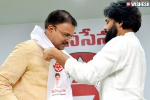 JD Lakshmi Narayana Joins Janasena