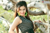 Lezlie in W movie, Lezlie chusinodiki chusinantha, lezlie tripathy a library of various talents, Ny library
