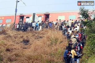 Lokmanya Tilak Express Derails Near Cuttack