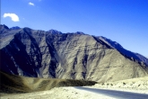 Magnetic Hill Tour, Mountains of Ladakh, the magnetic hill ladakh, Attraction