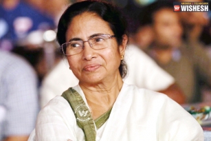 Mamatha to accompany bete noire Modi to Bangladesh