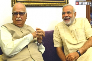 Modi&rsquo;s Special Gift to LK Advani