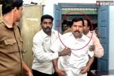 Paritala Ravi, Chaman, chaman paritala ravi s close aide passes away, Chaman