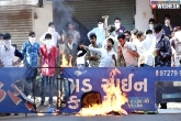 Jail Bharo Andolan, Sardar Patel Group, patidars agitation turned violent curfew imposed restrictions on mobile and internet, Turned
