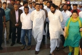 Pawan Kalyan with BSP, Pawan Kalyan news, pawan kalyan meets crucial leaders of bsp mayawati unavailable, Lucknow