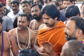 Janasena, Pawan Kalyan Kondagattu news, pawan kalyan offers special prayers in kondagattu for varahi, Vihari