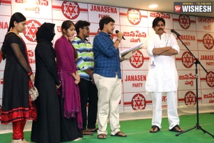 Pawan Kalyan Meets Fatima College Students