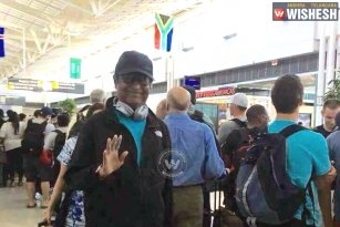 Rajinikanth Returns from his Vacation